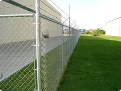 新年特惠鐵絲護欄網廠家現貨,衡水鐵絲護欄網價格?圖片|新年特惠鐵絲護欄網廠家現貨,衡水鐵絲護欄網價格?產品圖片由安平縣華聰金屬絲網制品公司生產提供-