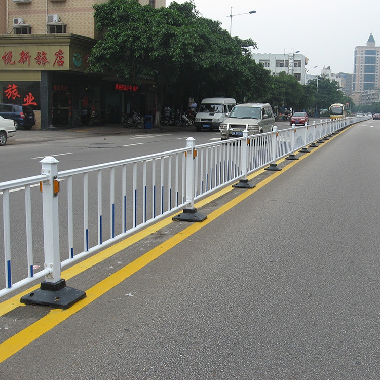 江門市政道路護欄 城市馬路中心交通對流城市道路防護欄