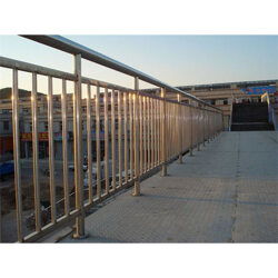 銅川不銹鋼欄桿 西安不銹鋼護(hù)欄商