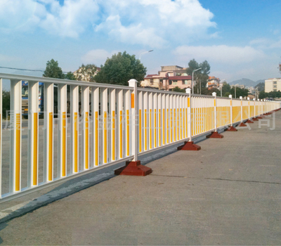 廈門公路護欄網與鐵絲圍欄有何不同?