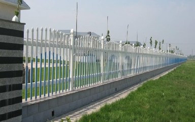 圍墻塑鋼護欄網生產廠家/廣西塑鋼護欄網價格