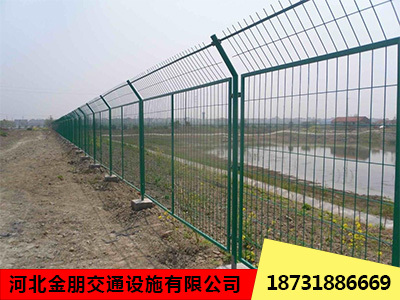 護(hù)欄網(wǎng)如何分類？了解結(jié)構(gòu)與用途的關(guān)鍵